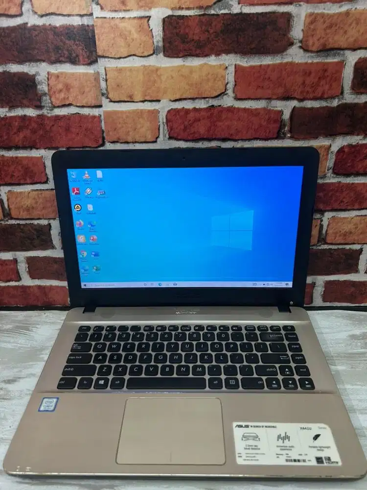 Laptop asus corei3 gen 7 (Gold)