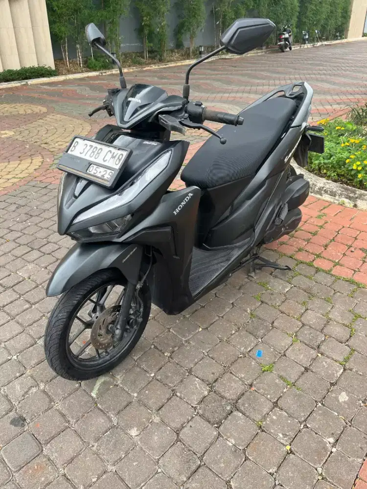 Vario 125 Cbs Iss Hitam Doff