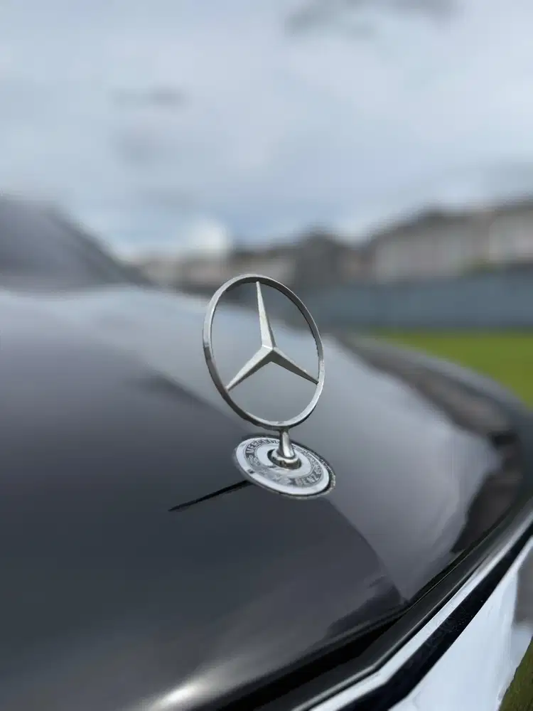 Mercedez Benz E300 Elegance 2011 Like NEW Collector Items