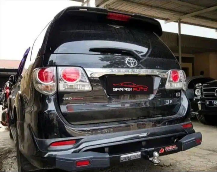 Lampu Stop Lamp Belakang Kanan Kiri Fortuner VNT 2012-2015