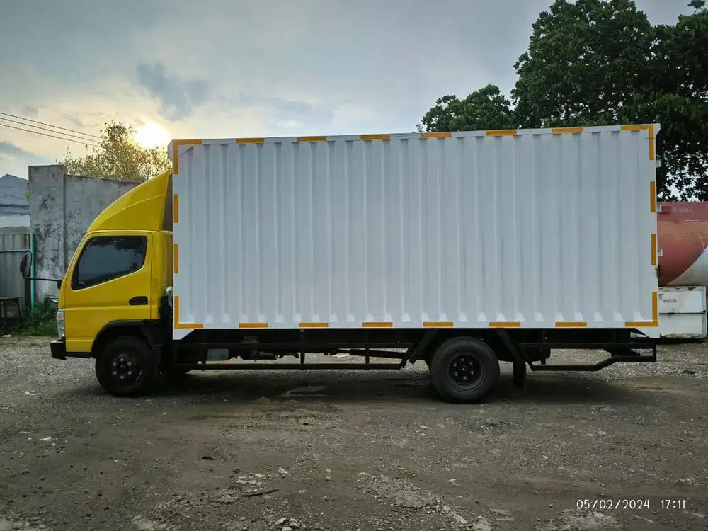 Mitsubishi FE74L Colt Diesel TrukBox