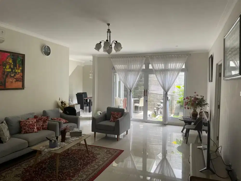 Rumah Eksklusif Siap Huni di Kota Wisata – Lokasi Strategis, Harga Turun Drastis!