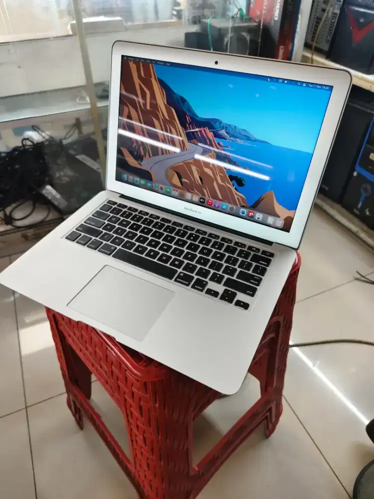 Macbook air 2017 core i5