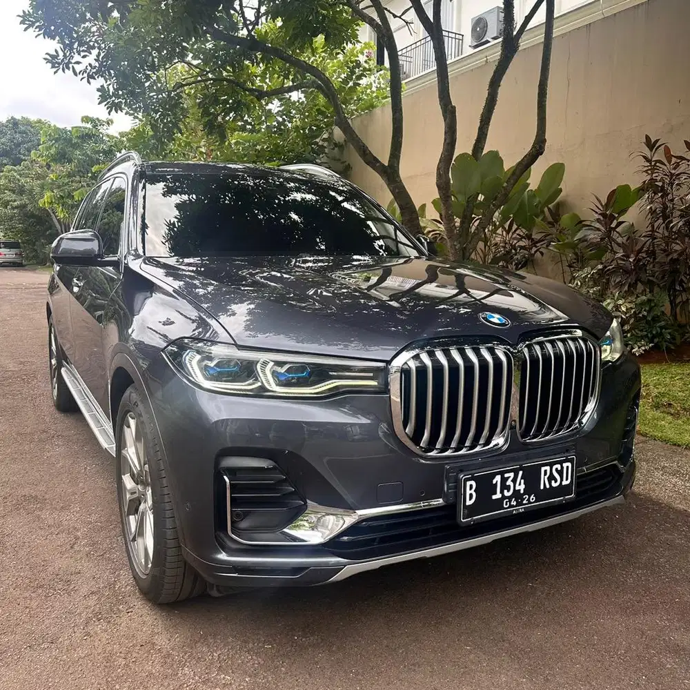 BMW X7 2019 Bensin Mobil Artis Bule Top, Kondisi Sangat Mulus