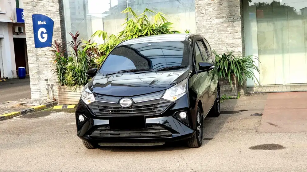 Km14rb daihatsu sigra r matic 2024 hitam