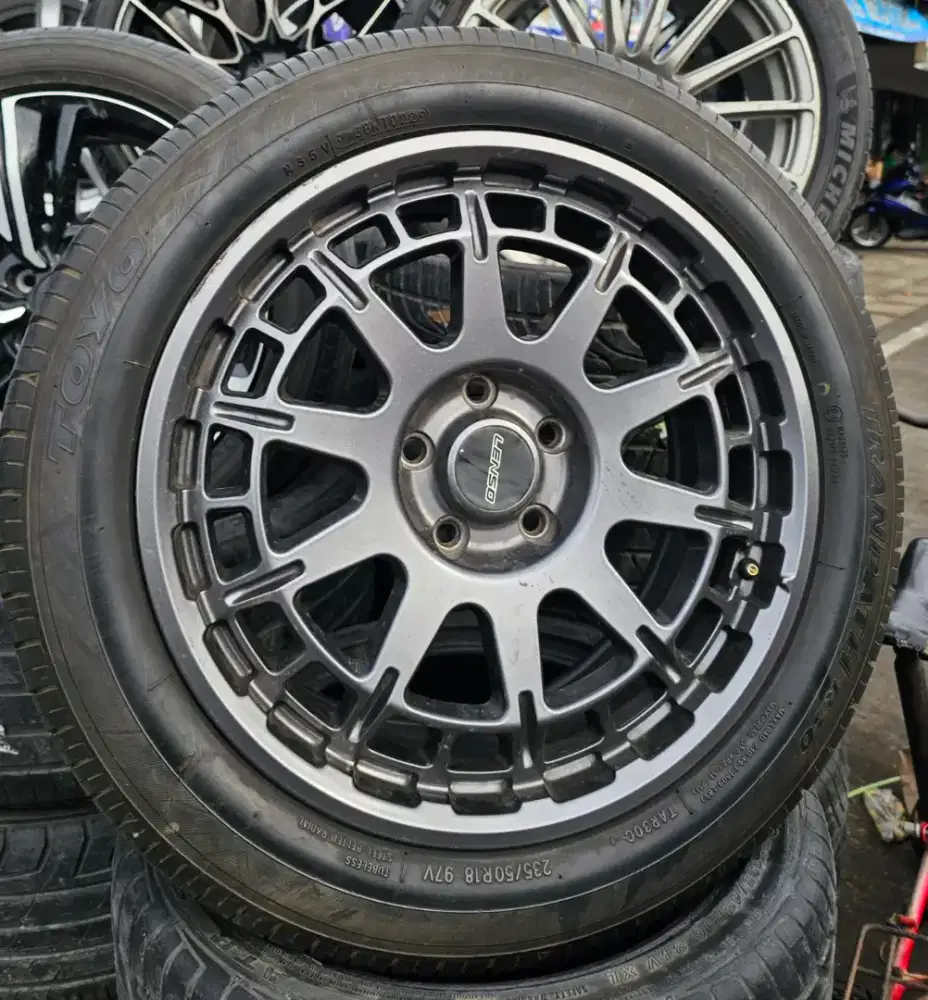 Velg Lenso MX Ebola R18 PCD5x114.3 Ej titan.  4pcs Velg Ban Toyo