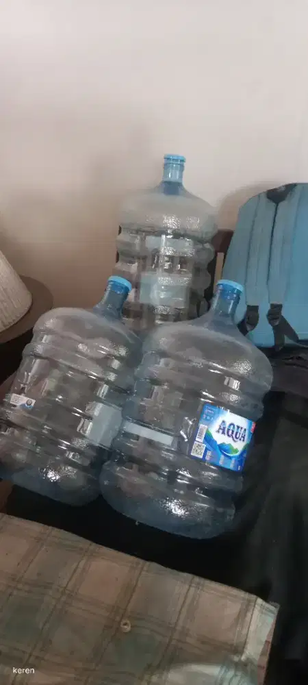 Galon Aqua baru kosong