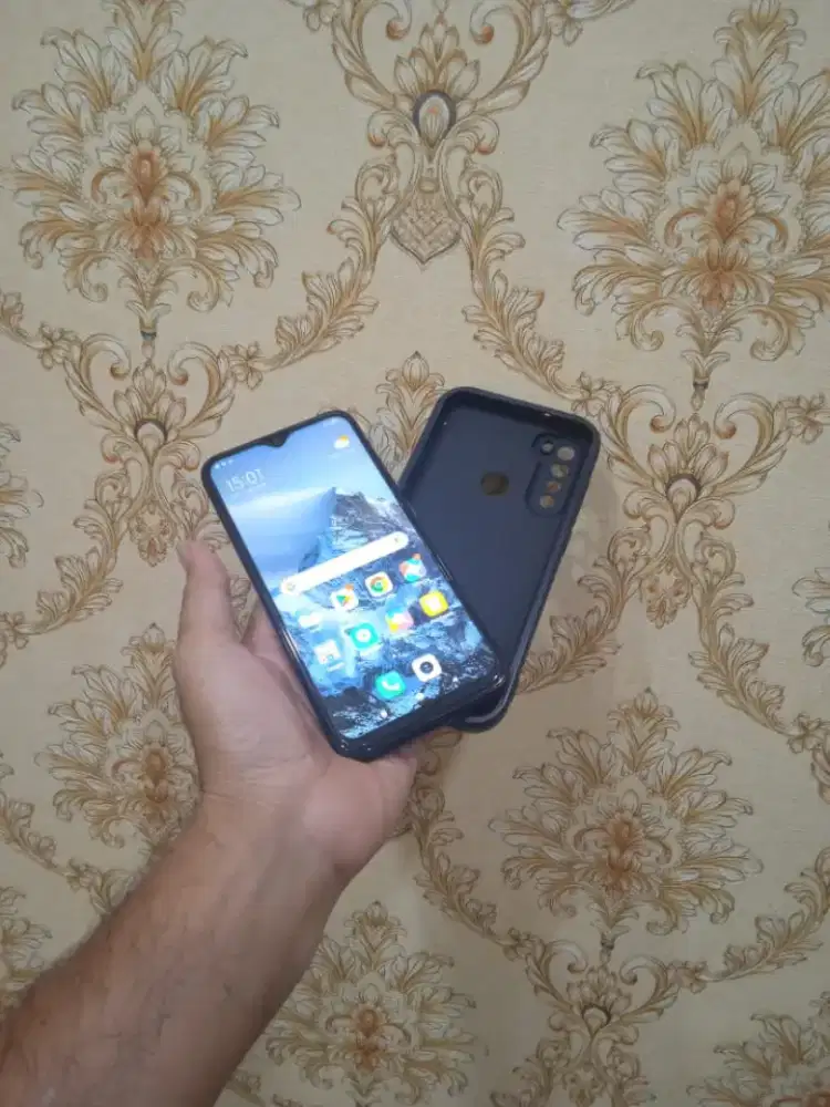 Xiomi redmi note 8 ram 4/64 normal semua minus pemakaian saja batangan