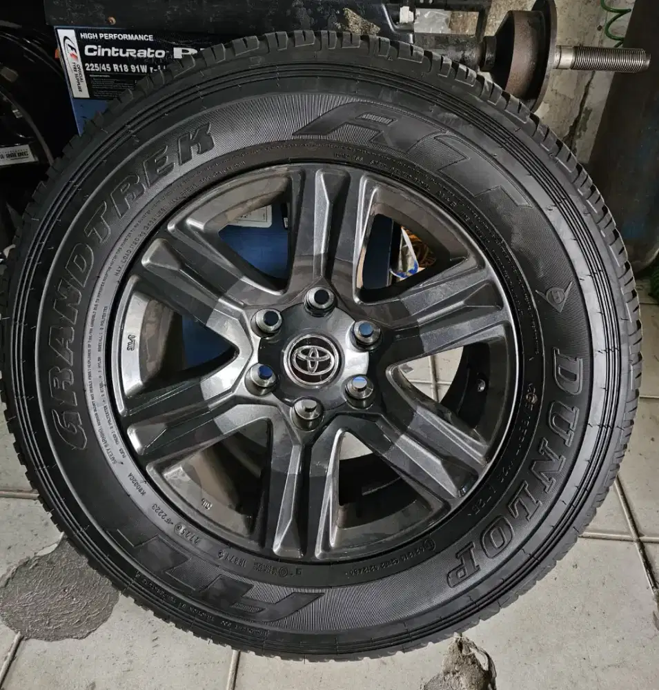 Velg OEM Toyota Hilux DC R17 PCD6x139.7.  4pcs Velg Ban Kondisi Bagus