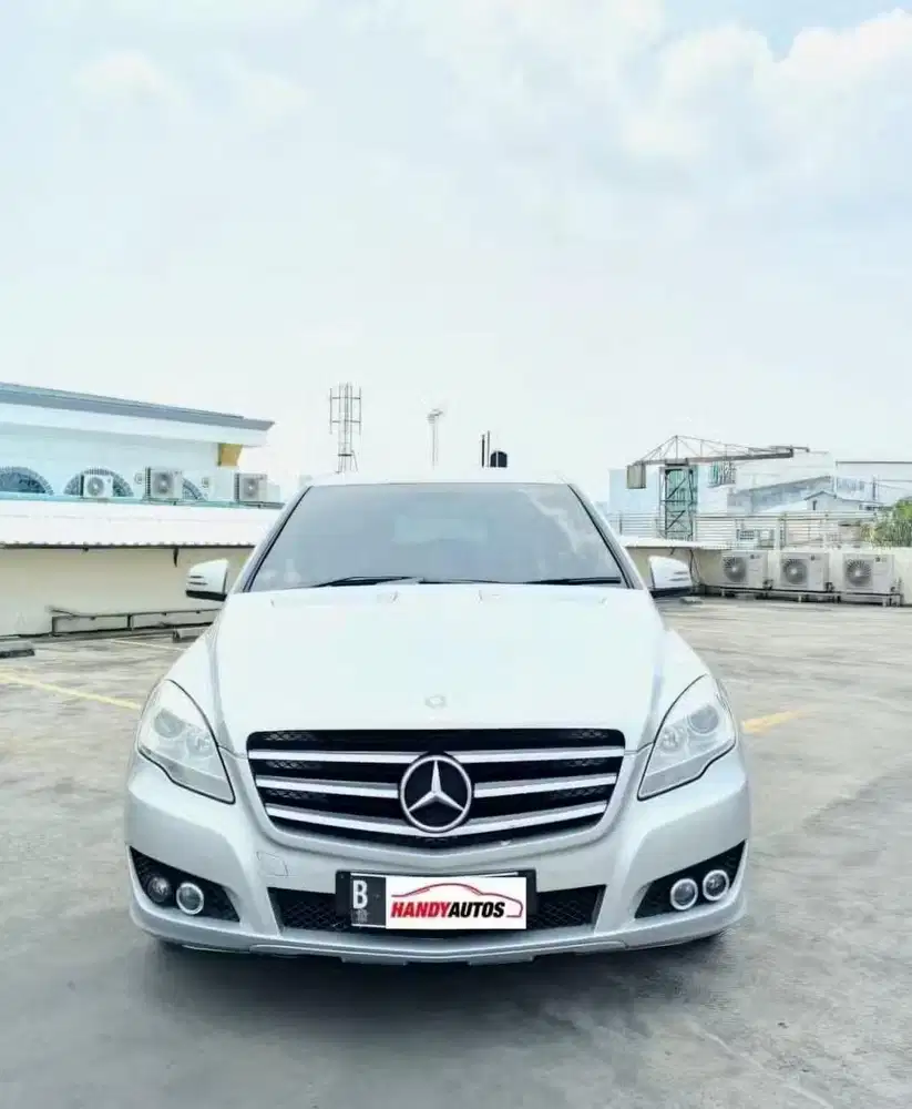 Mercedes Benz R300 Tahun 2010 Automatic Abu-abu Metalik