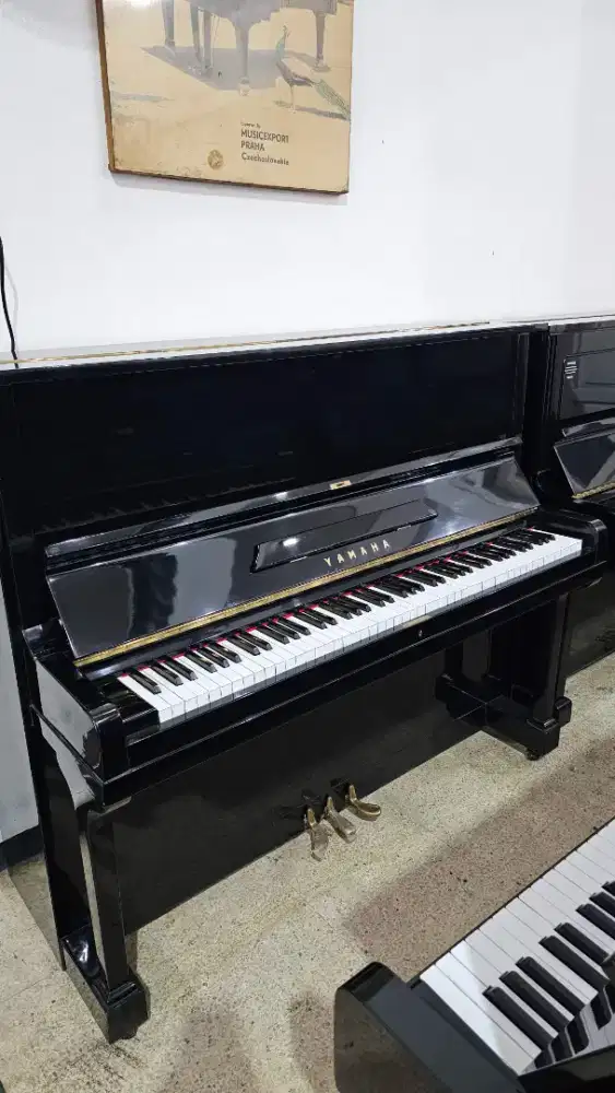 PIANO YAMAHA JEPANG