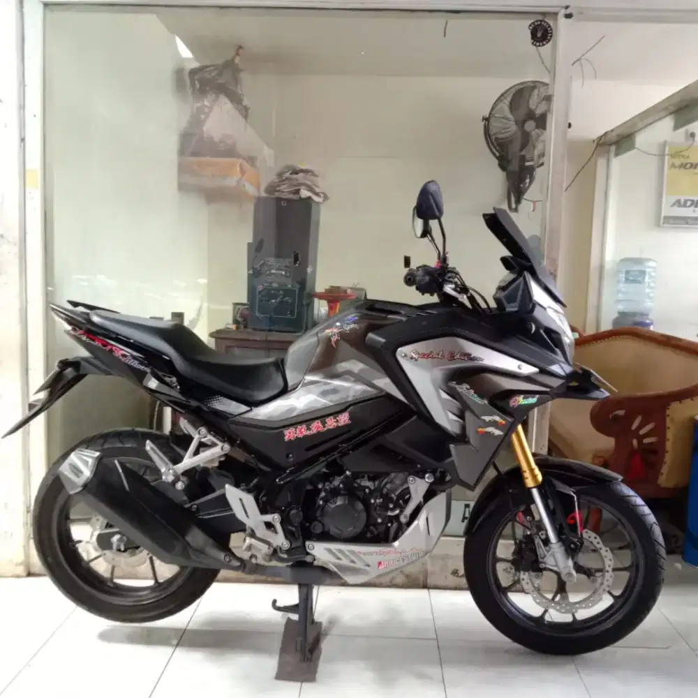 Dp 2.500 CB 150 thn 2023 cash Bali dharma motor