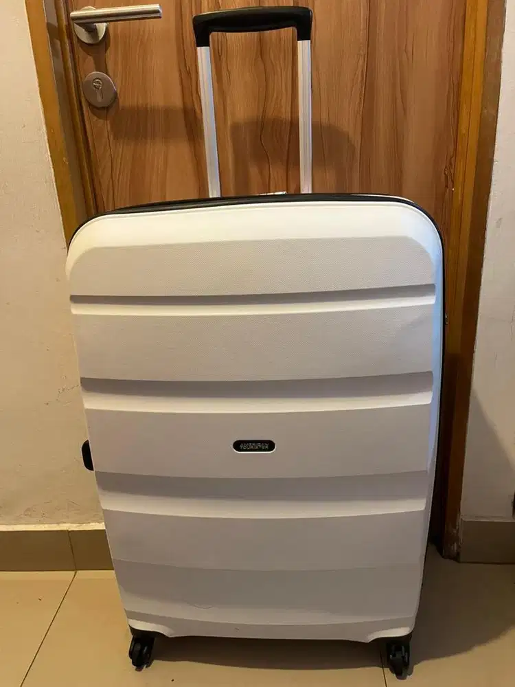 Koper American tourister bon air spinner size 30inch warna putih