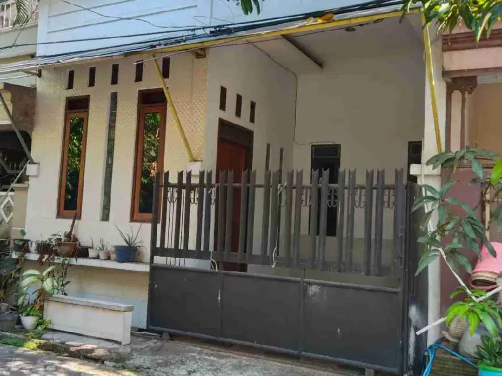 Rumah Lokasi Perumahan Taman Aloha Wage Sidoarjo