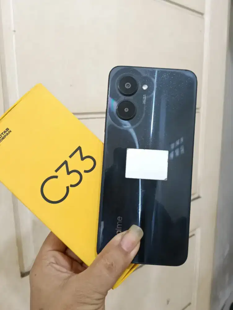 REALME C33 RAM: 4/64
