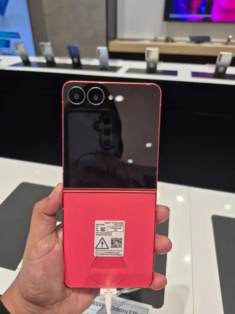 SAMSUNG GALAXY Z FLIP7 PROMO CICILAN BUNGA RENDAH DAN FREE 1X ANGSURAN