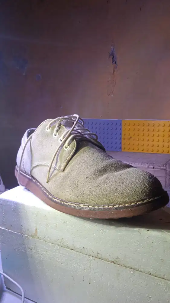 Sepatu merek hush puppies