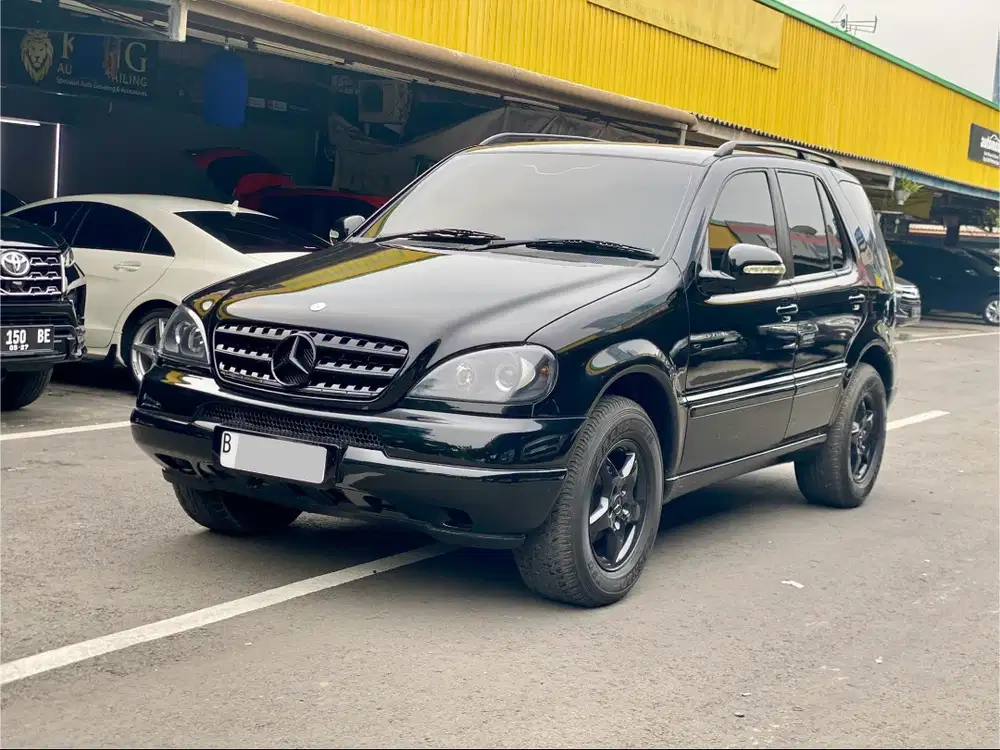 MERCEDES BENZ ML320 AT HITAM 2002