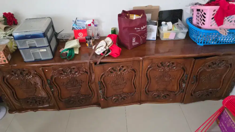 Lemari ukir kayu jati 5 pintu