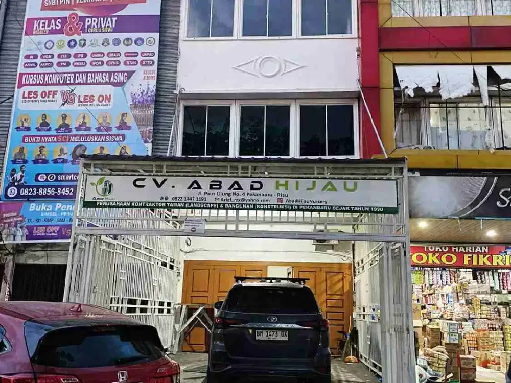 Dijual Ruko 3 lantai di jl Paus Marpoyan Damai