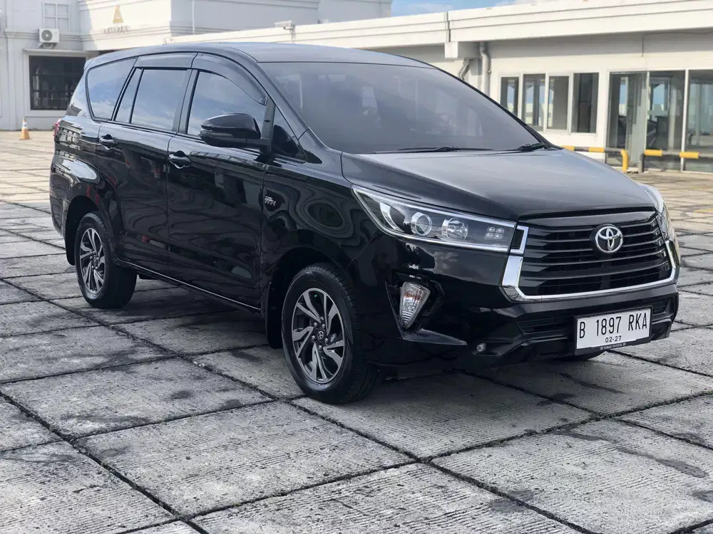 INNOVA V BENSIN 2.0AT 2022, HITAM, KM 40rban