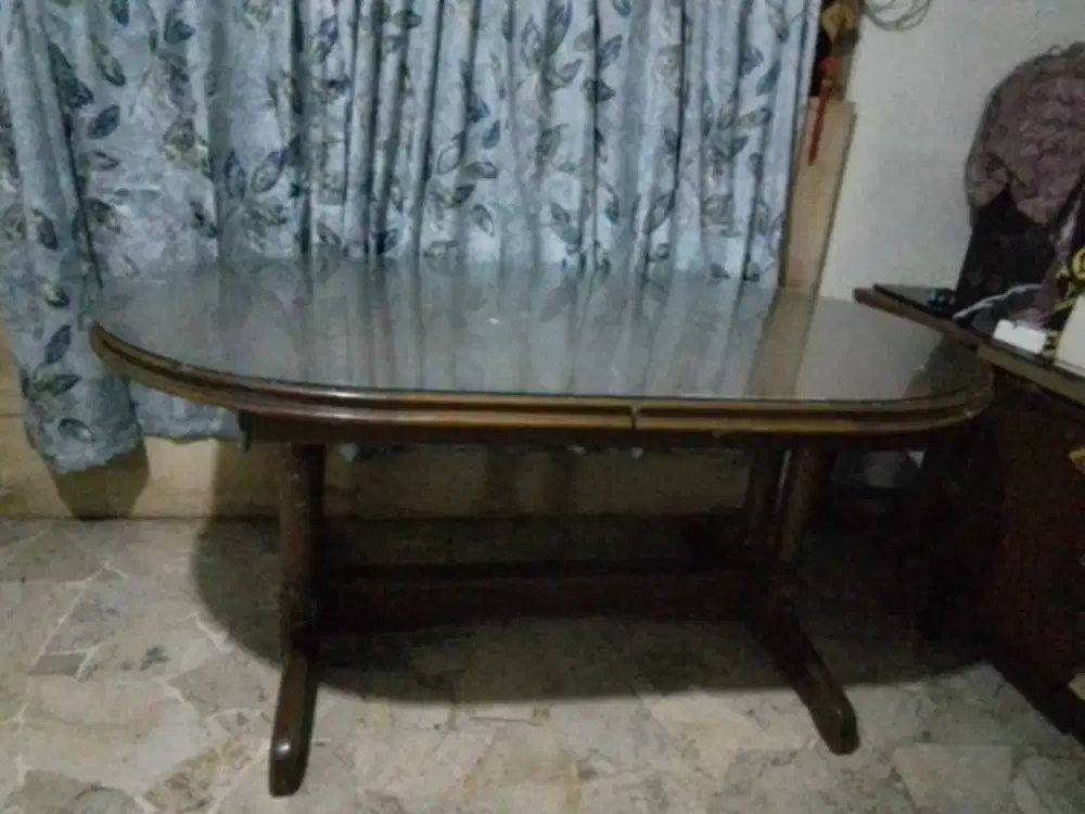 Meja Makan Jati Oval