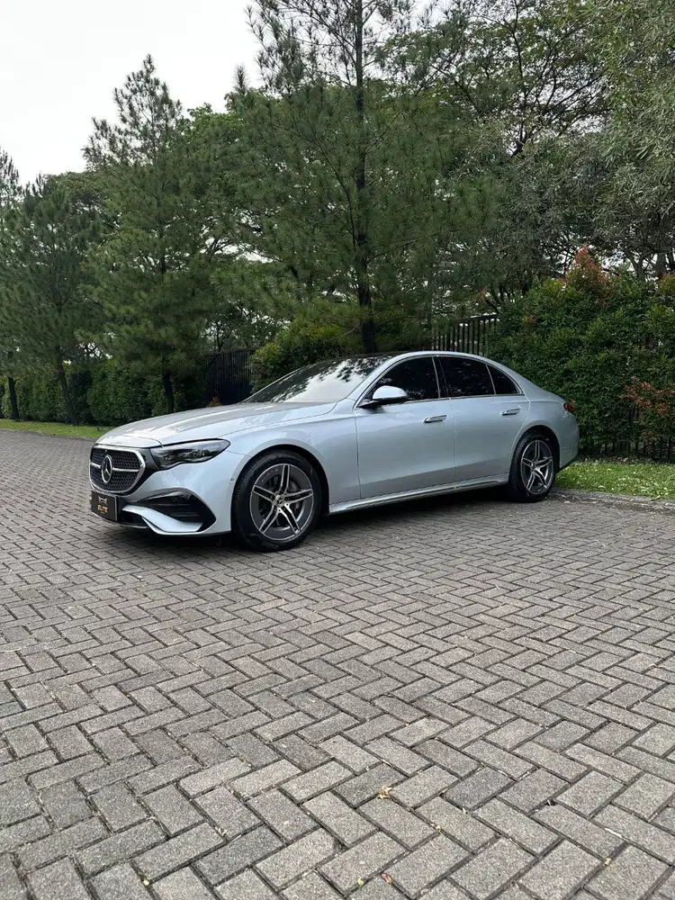 Mercedes Benz E300 AMG 2025 NIK 2024