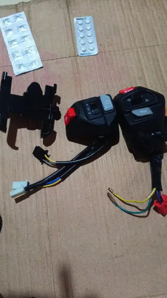 Saklar mio vietnam dan holdeer hp