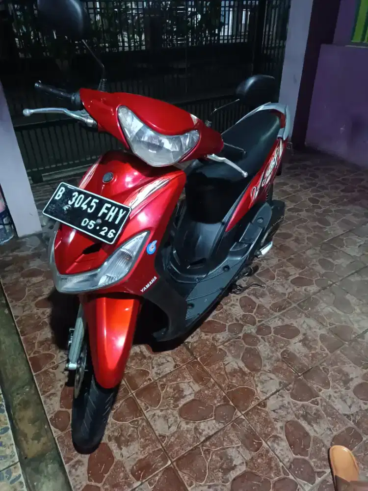 Yamaha Mio  semail  thn 2011 warna merah