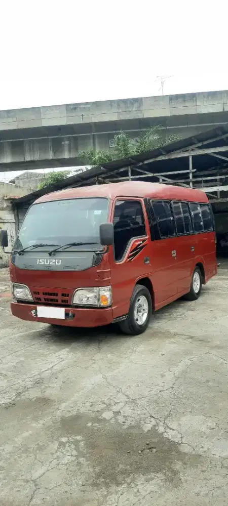 Elf Long minibus Tahun 2010 18 seat