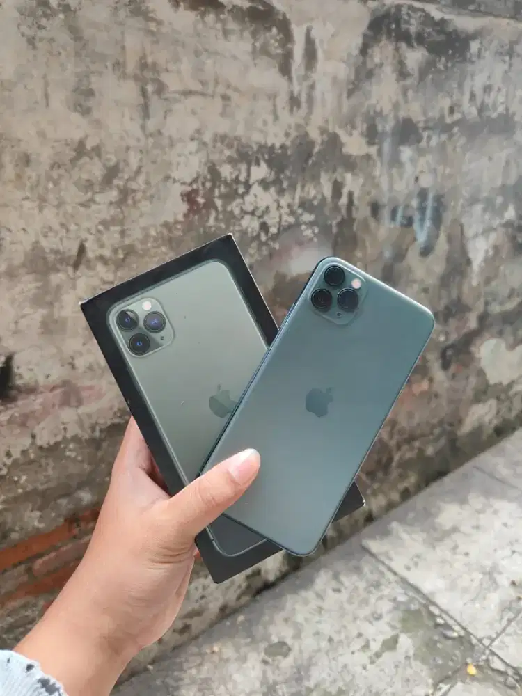 IPHONE 11 PROMAX IBOX FISIK 99 MULUS . ITU BUKAN LCD YA RETAK TAPI TG