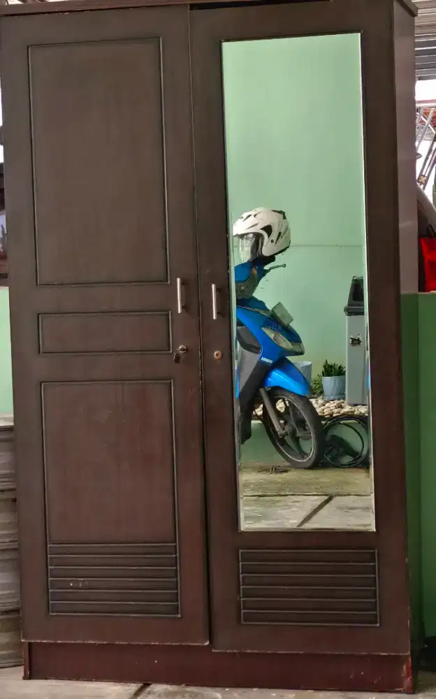 Di jual Lemari pakaian 2 pintu
