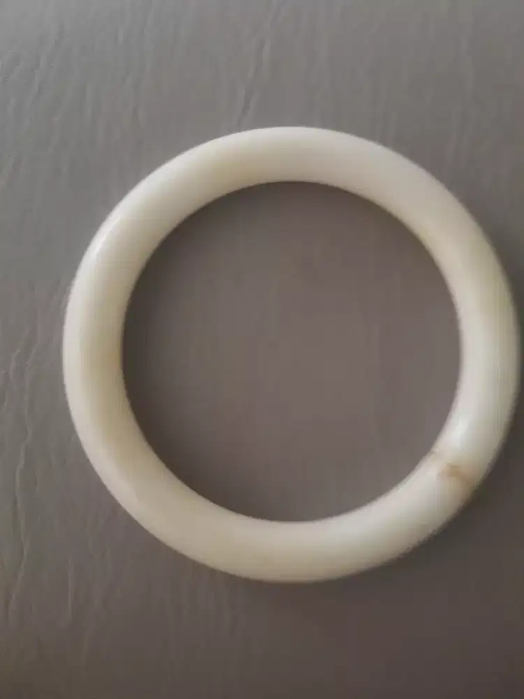 Gelang giok putih nagus retak