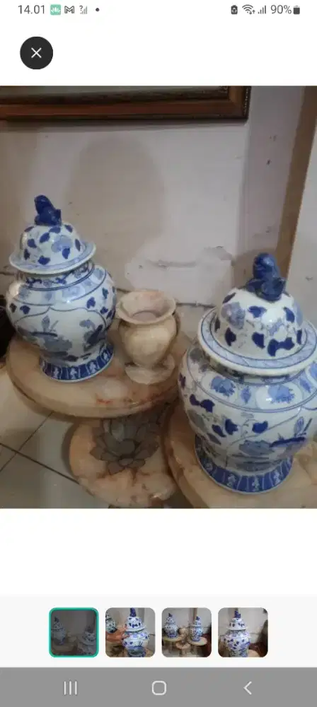 Guci warna putih biru ukuran 48 cm ada 2 buah