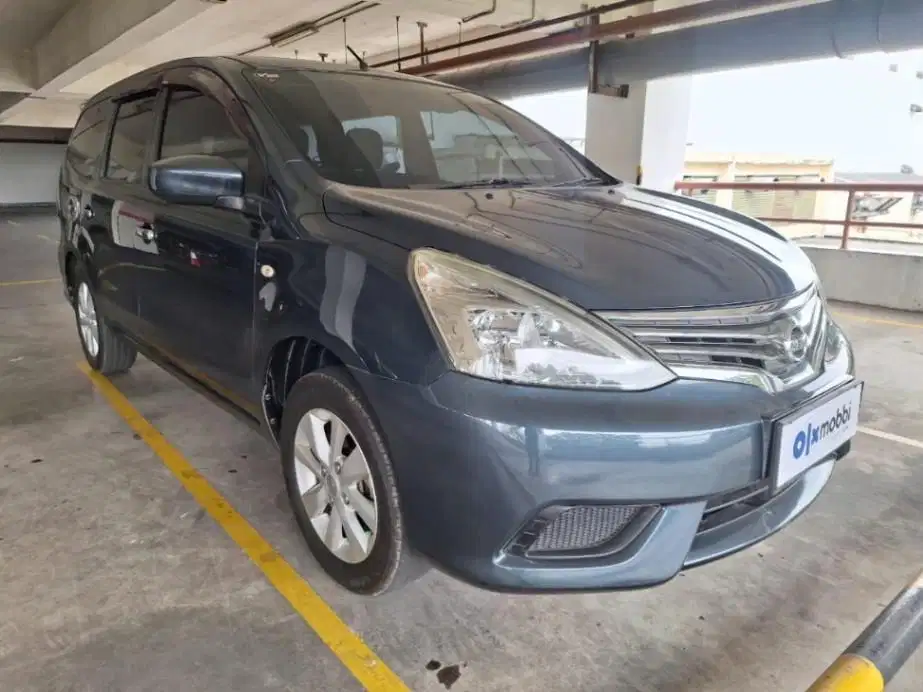 DP RENDAH Nissan Grand livina 1.5 SV Facelift Bensin-MT 2013 VMNS