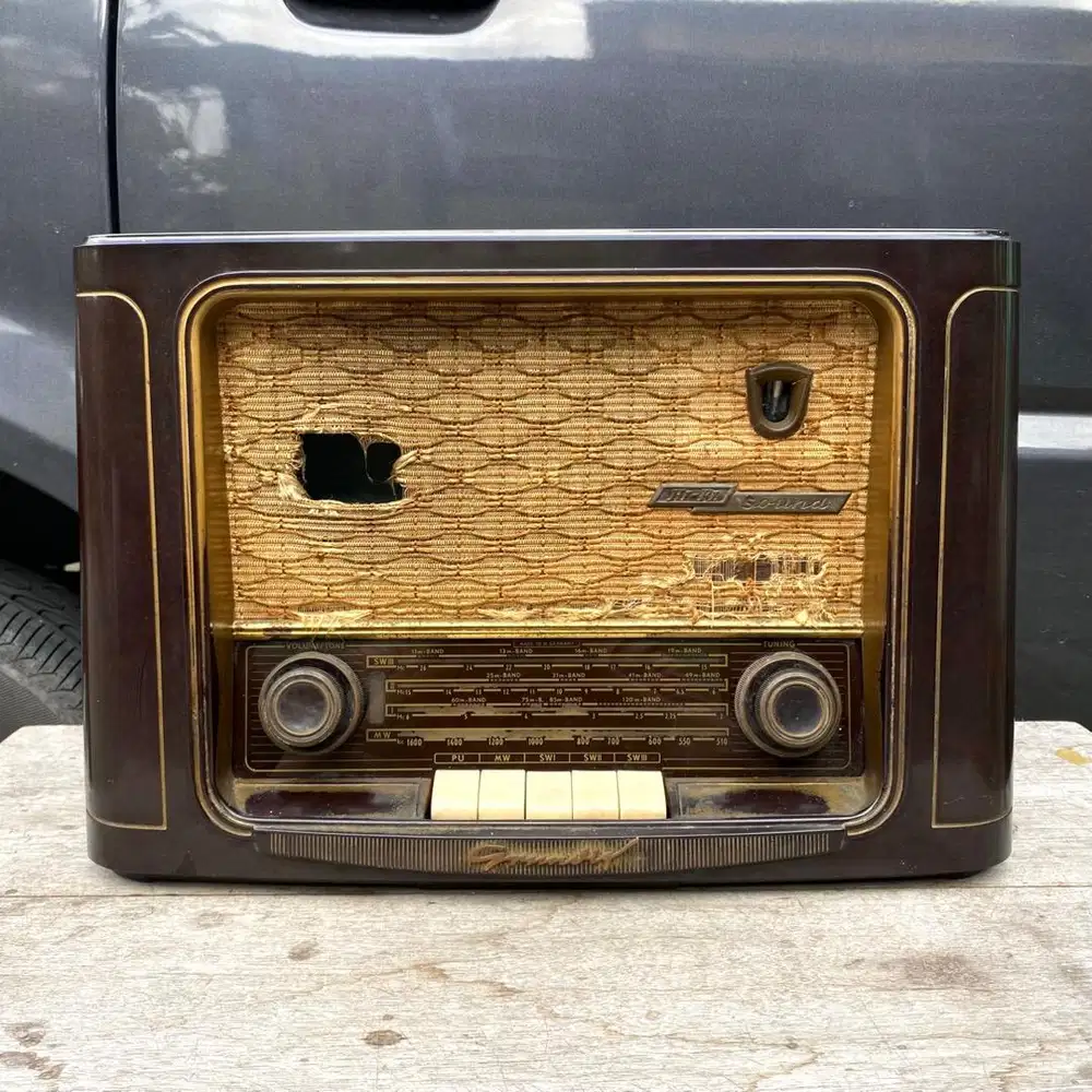 Radio tabung Grundig