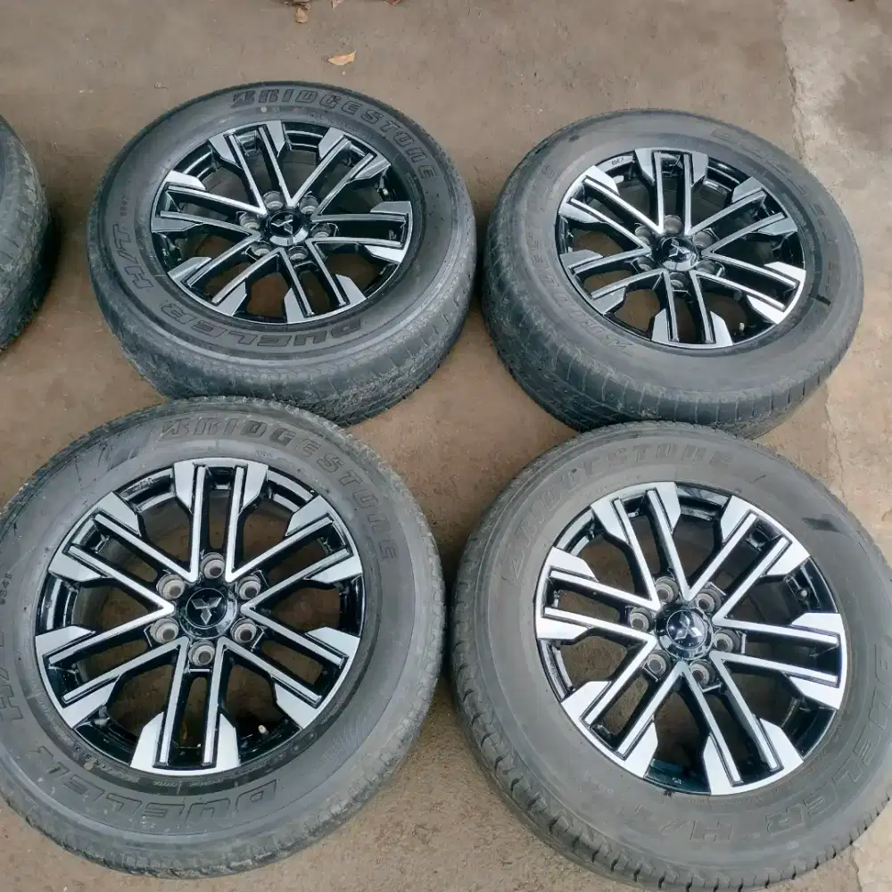 Velg original Mitsubishi Pajero sport Dakar ring 18 ban 265/60 R18