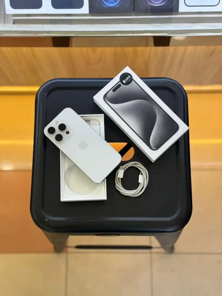 iPhone 15 Pro 256GB White Titanium iBox Bekas