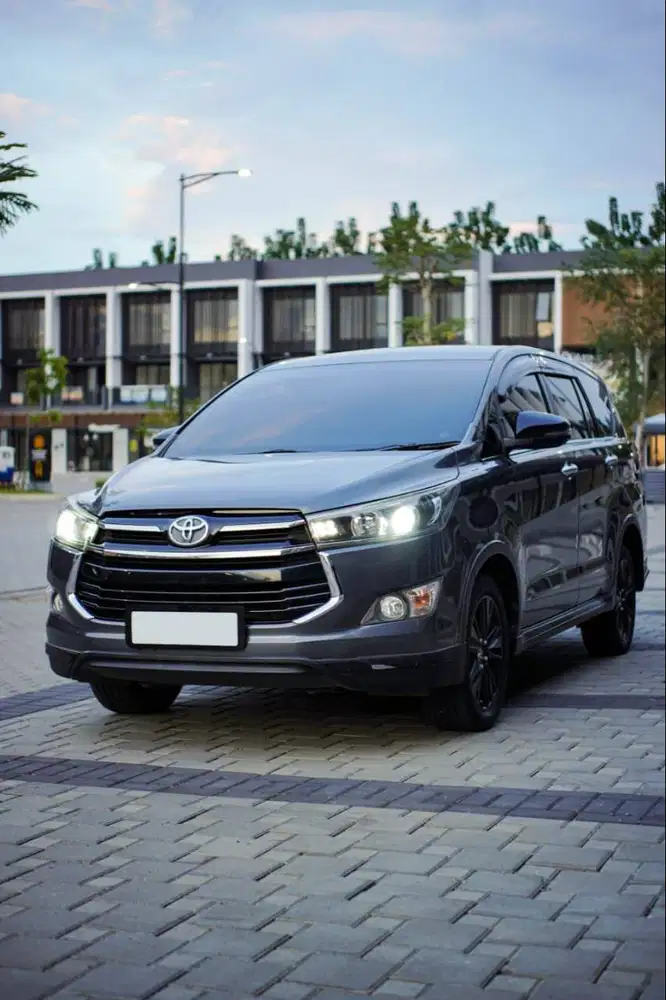 INNOVA VENTURER 2019