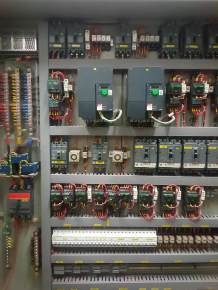 Tukang listrik panggilan