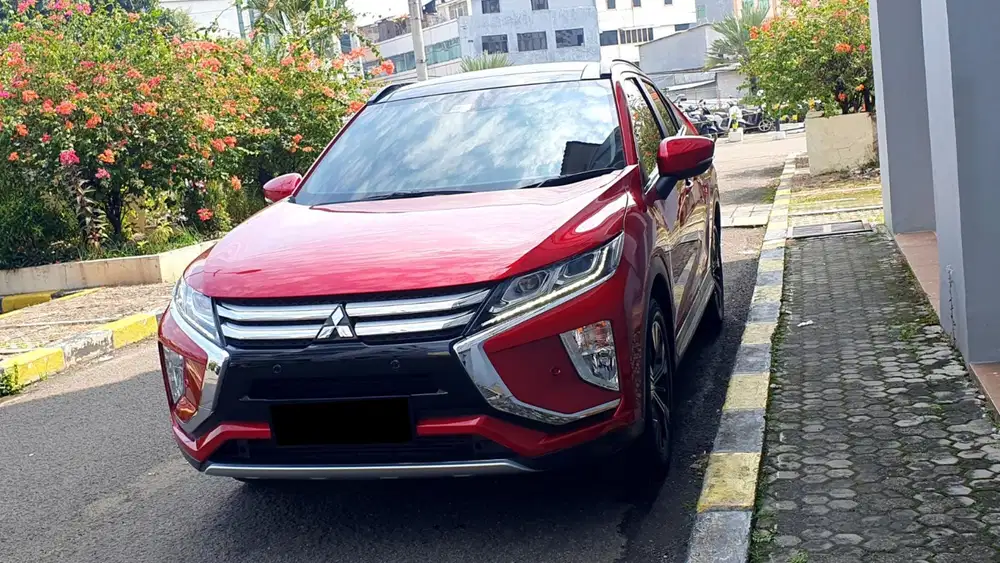 Mitsubishi eclipse cross ultimate turbocharged 2019 pakai 2020 merah