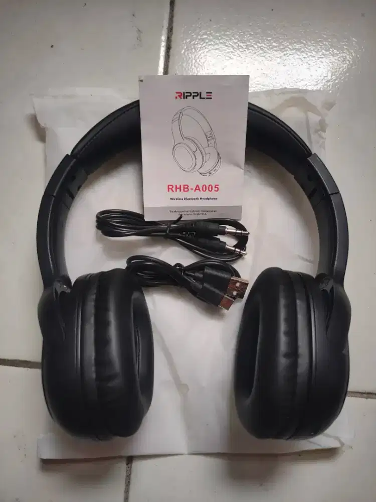 Headphone Bluetooth RHB-A005 – Suara Jernih, Kondisi Mulus, Harga Nego