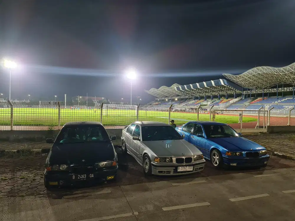 BMW 318i 1997 Bensin