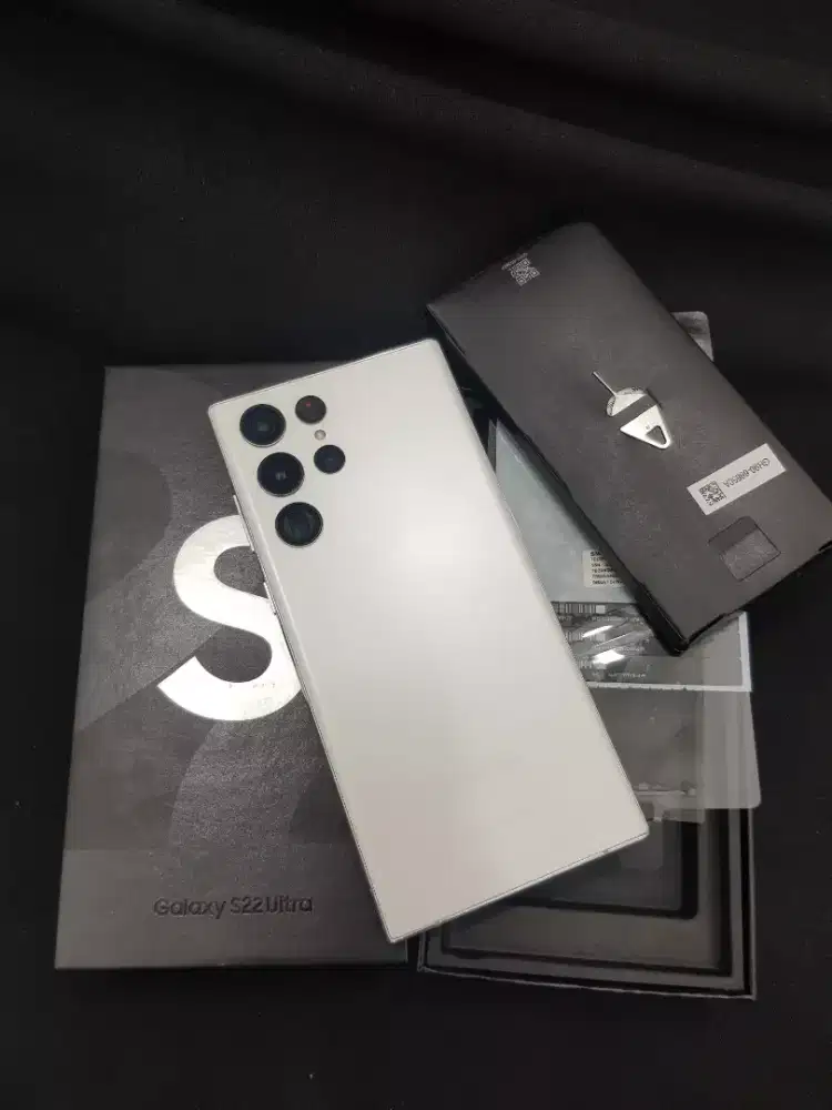 Samsung S22 Ultra 5G 12/256 gb