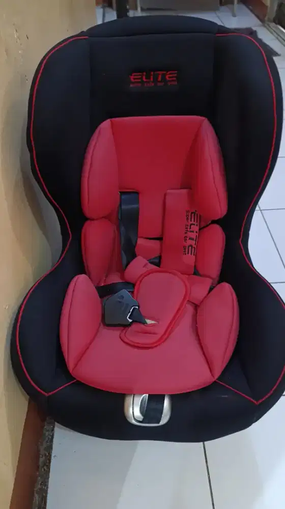 Carseat merk Elite warna merah