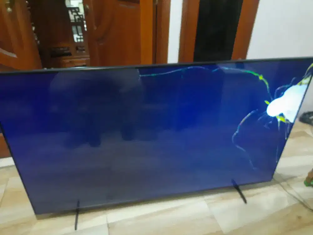 Jual TV 65 inch Samsung UA65DU7000 kondisi layar pecah