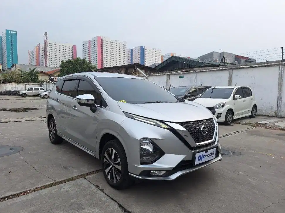 LOW DP Nissan Livina 1.5 VL Bensin-AT 2019 ZKQ