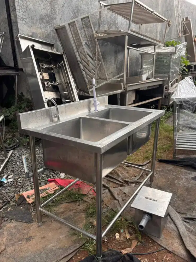 Sink 2 lubang
Include grease trap 120x70x85
Lubangnya 50x50x30