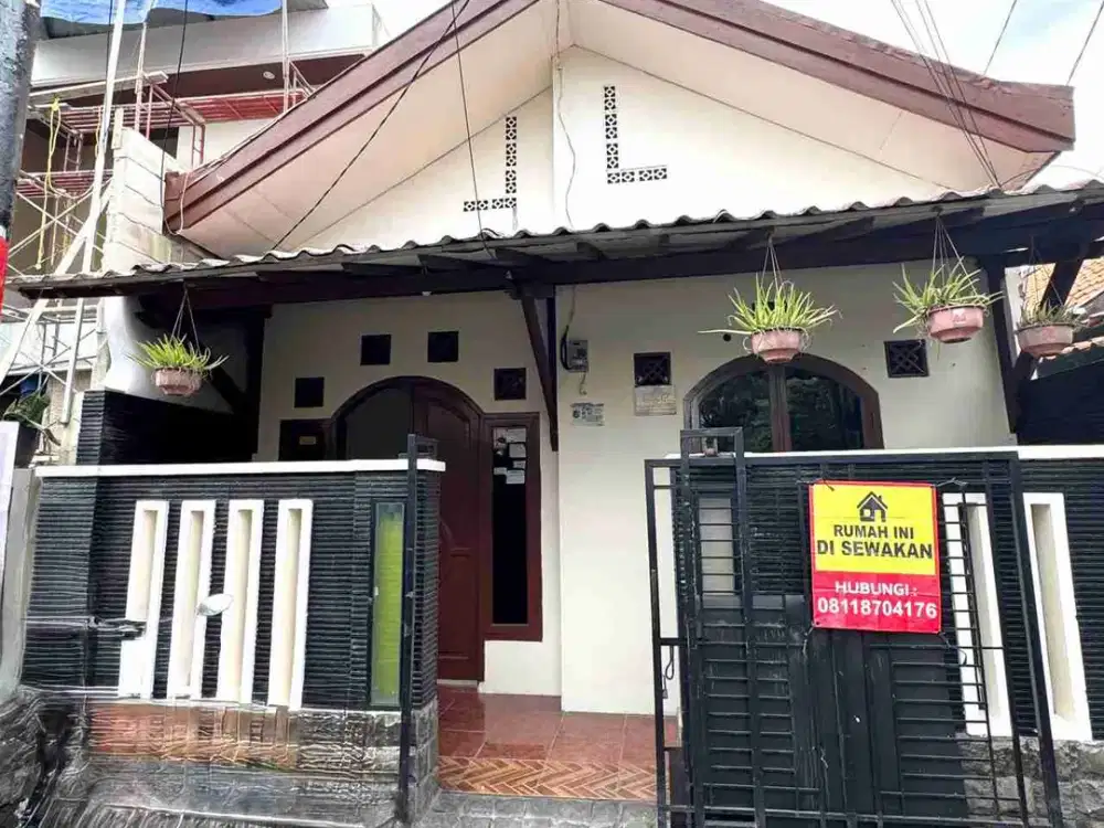 Rumah Bersih Dan Rapi Di lokasi yang sangat Premium,