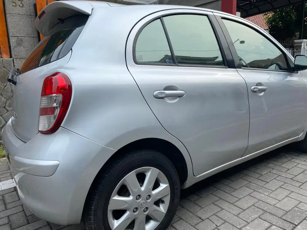 Nissan March 2011 Bensin